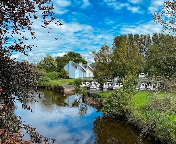 Leitrim Quay - Riverside 1 * County Leitrim